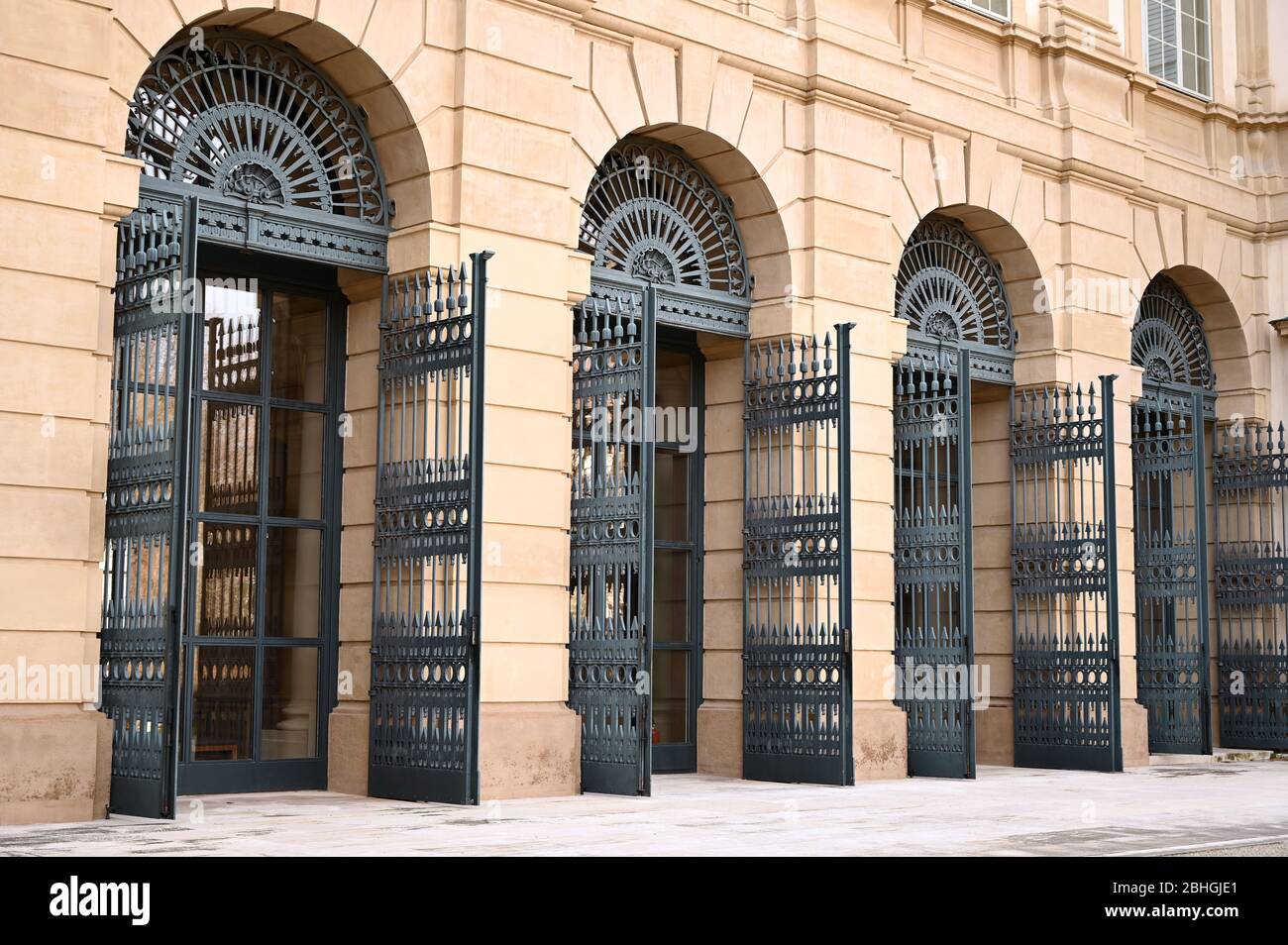 Entrance portal of the head office, old building, Allianz