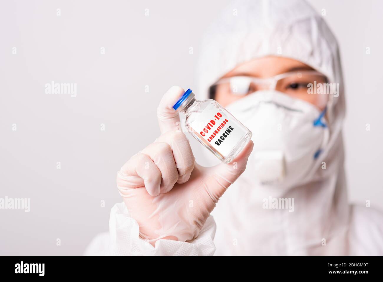 Portrait of nurse wearing ppe mask and gloves hi-res stock photography ...