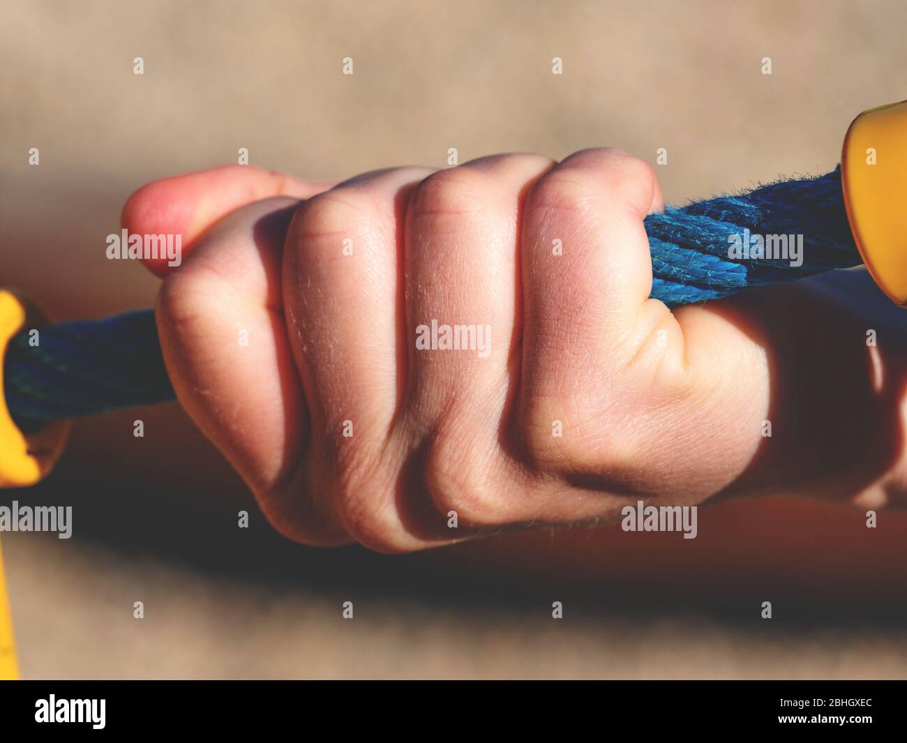 On rope ground cover hi-res stock photography and images - Alamy