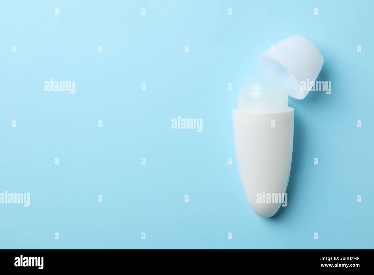 Download Deodorant Roll On Open Container High Resolution Stock Photography And Images Alamy Yellowimages Mockups