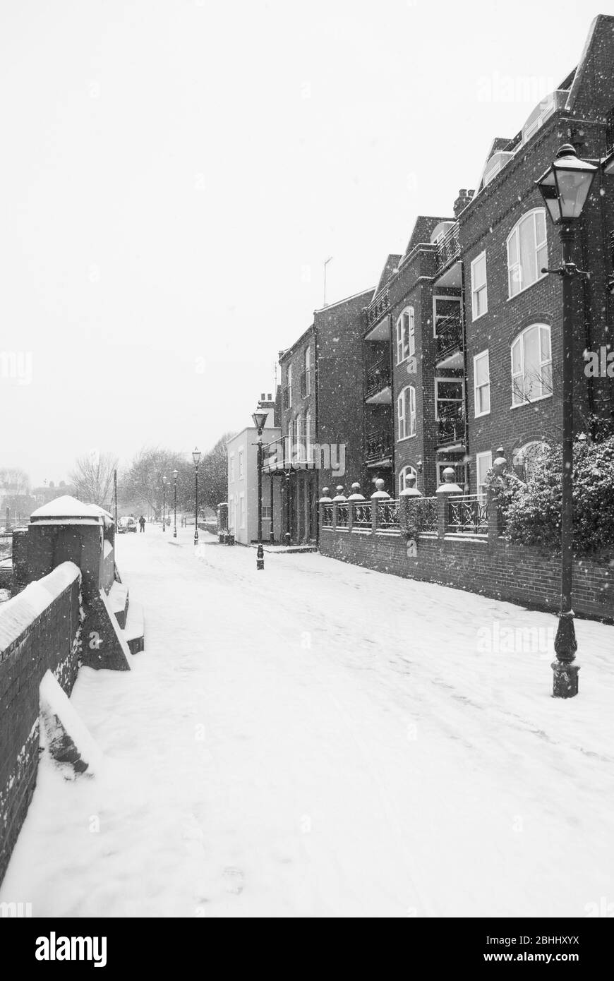 Snow Landscape Lower Mall Hammersmith Riverside Furnivall Gardens Rutland Grove Hammersmith London W6 Public Space Landscape Park Stock Photo Alamy