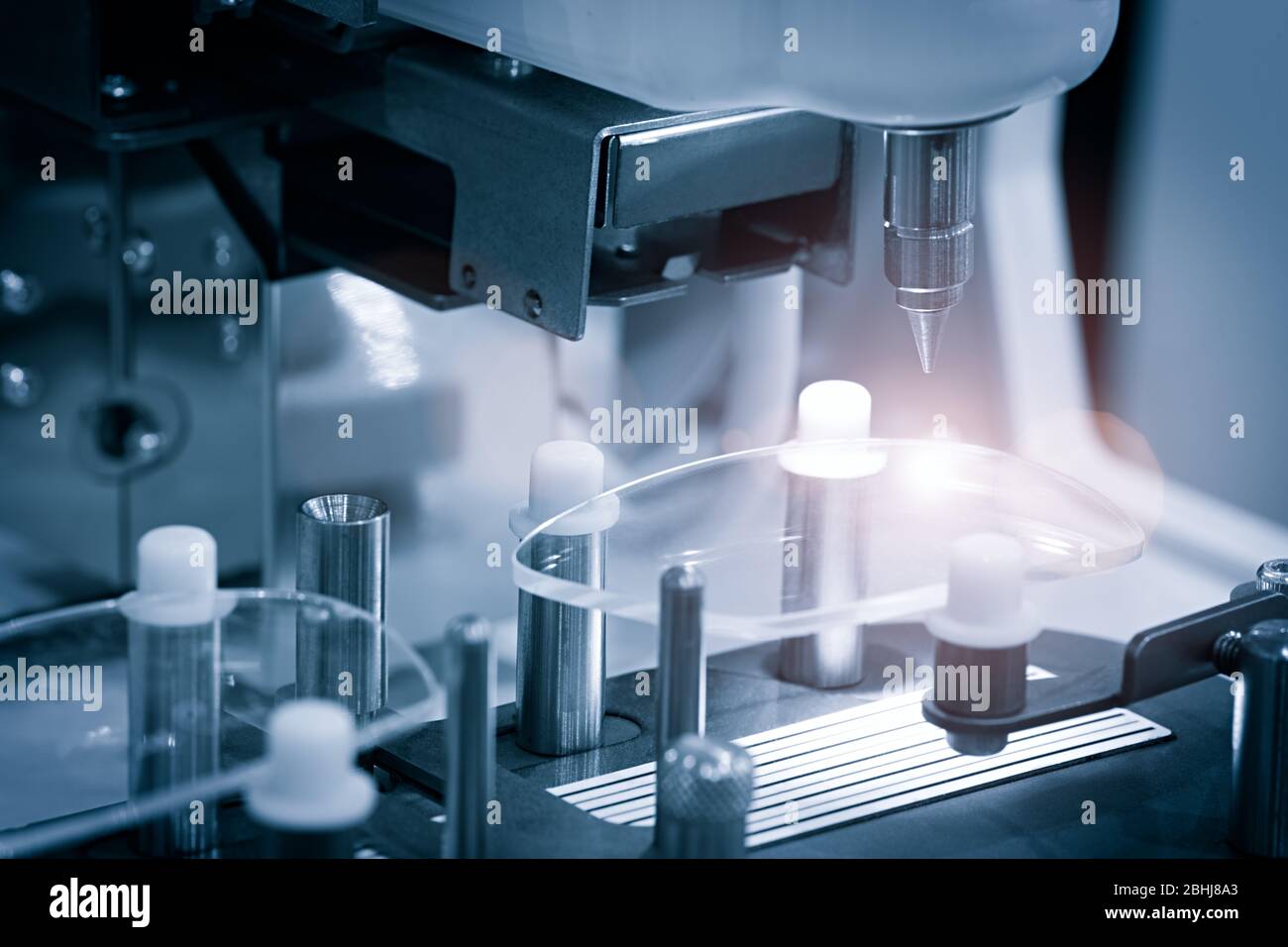 Lens manufacturing in modern laboratory Stock Photo Alamy