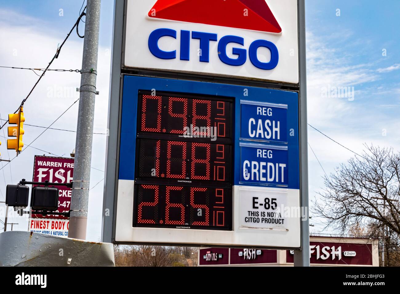 Detroit, United States. 25th Apr, 2020. Detroit, Michigan - With gasoline under $1.00 a gallon due to the coronavirus pandemic, E85 cannot compete at this Citgo station. Usually cheaper than gasoline, E85 is a blend of gasoline and up to 85% corn-based ethanol. In the United States, about 40% of the corn crop is used to make ethanol. Credit: Jim West/Alamy Live News Stock Photo
