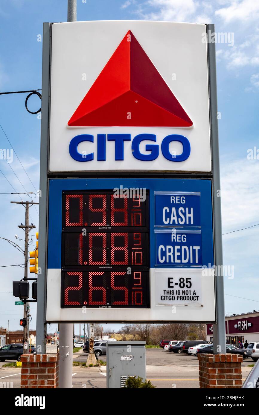 Detroit, United States. 25th Apr, 2020. Detroit, Michigan - With gasoline under $1.00 a gallon due to the coronavirus pandemic, E85 cannot compete at this Citgo station. Usually cheaper than gasoline, E85 is a blend of gasoline and up to 85% corn-based ethanol. In the United States, about 40% of the corn crop is used to make ethanol. Credit: Jim West/Alamy Live News Stock Photo
