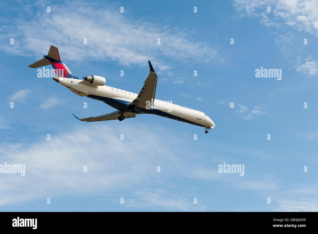 Delta airlines landing at Lexington Bluegrass Airport Stock Photo