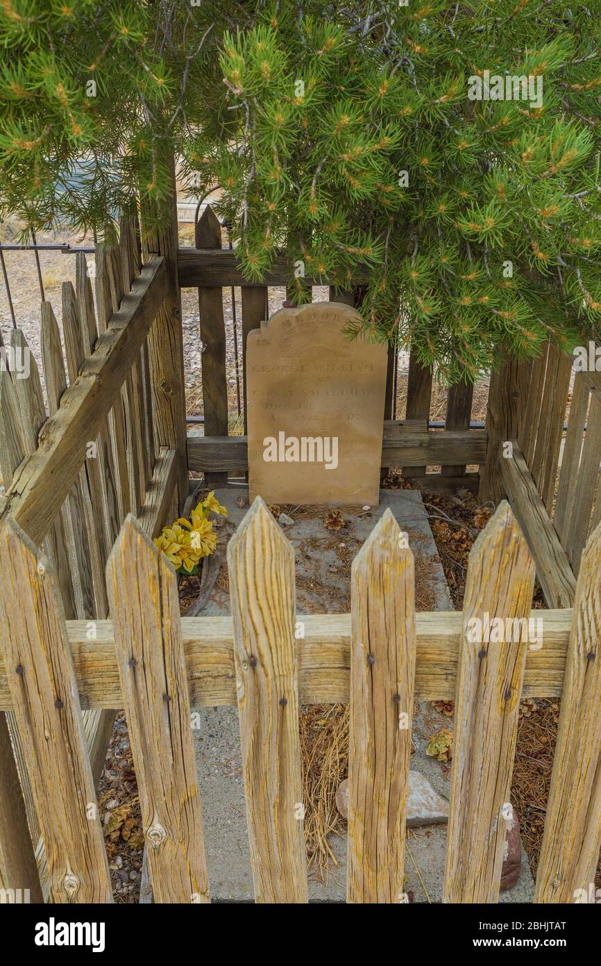 Cemetery in the old ghost town of Osceola, once a thriving mining boomtown, Nevada, USA Stock Photo