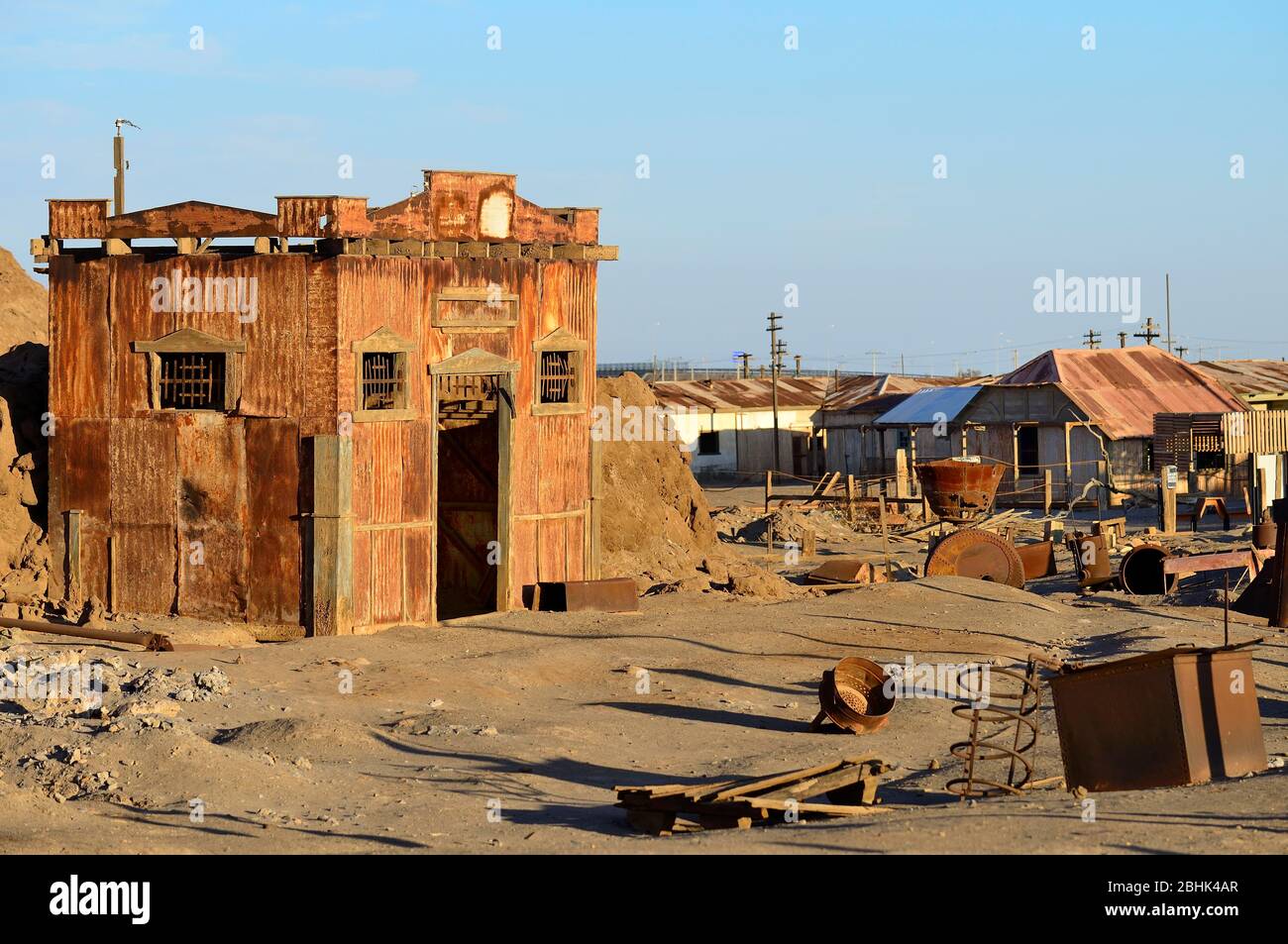 Rusty dilapidated factory building, ghost town Humberstone Saltpetre Works, Tarapaca region, Chile Stock Photo