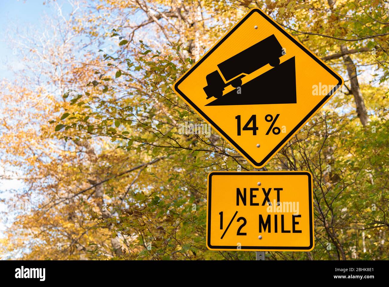 Downhill Road Sign High Resolution Stock Photography And Images Alamy
