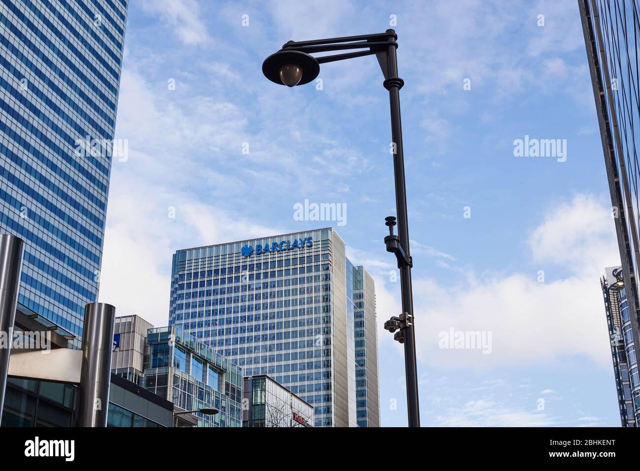 Bank canary wharf hi-res stock photography and images - Alamy
