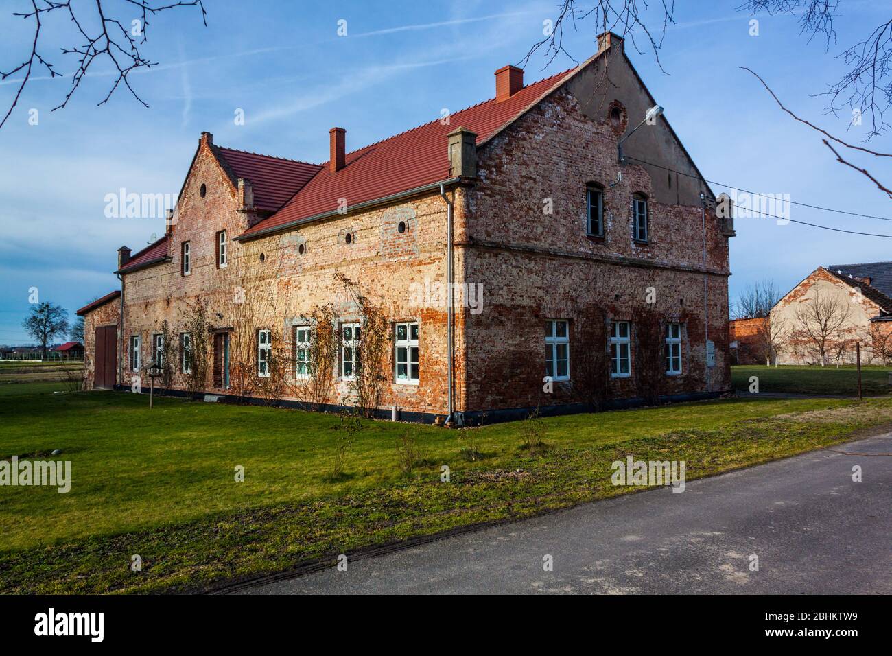 06.02.2016 Budynek mieszklany przy palacu von Wartenburg w Sliwicach Stock Photo