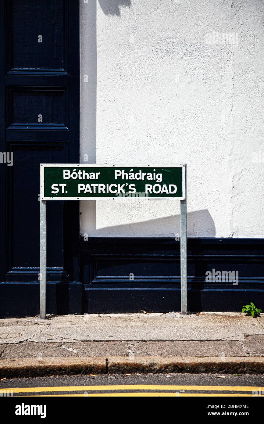 Irish Road Sign Dublin High Resolution Stock Photography and Images Alamy
