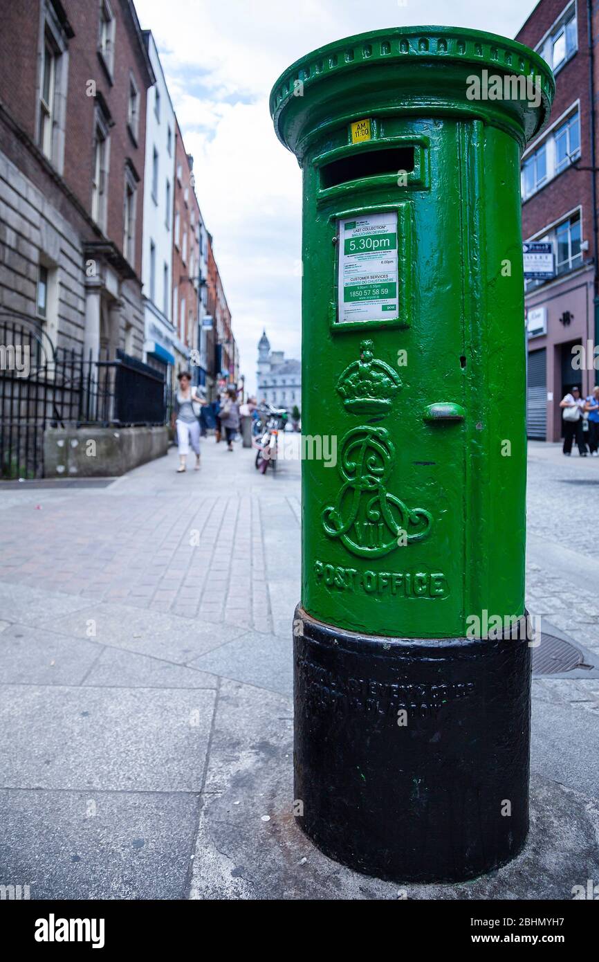 Green post box hires stock photography and images Alamy