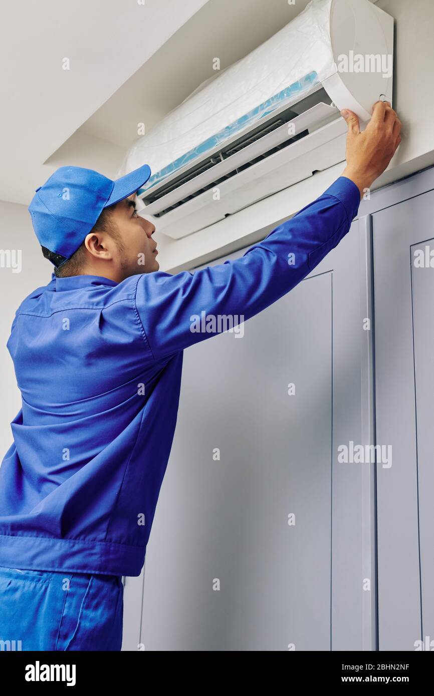 Broken air conditioner hires stock photography and images Alamy