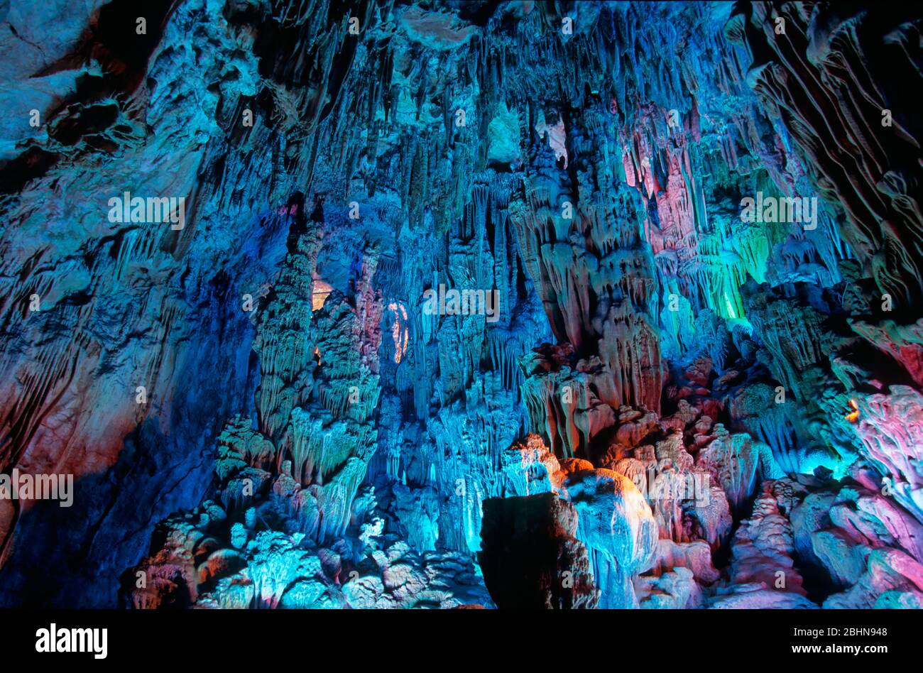 LUDIYAN RED FLUTE CAVE GUILIN GUANGXI CHINA Stock Photo Alamy LUDIYAN RED FLUTE CAVE GUILIN GUANGXI CHINA Stock Photo Alamy