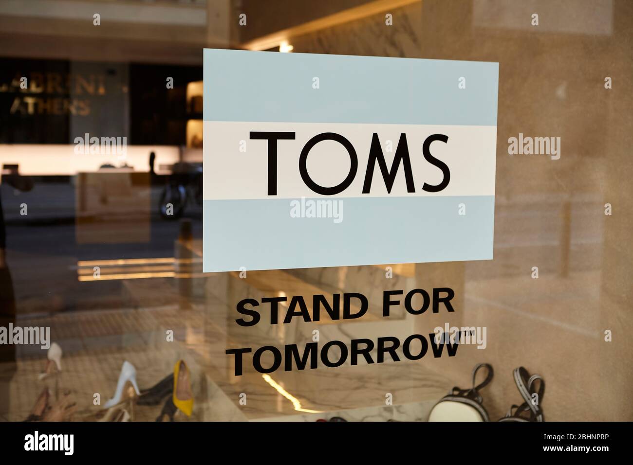 Toms Logo