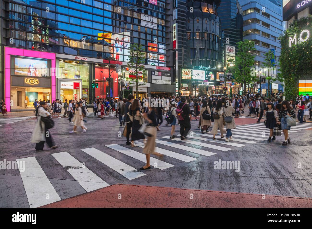 Tokyo, Japan: Shrine St / Koen Dori crossing Stock Photo