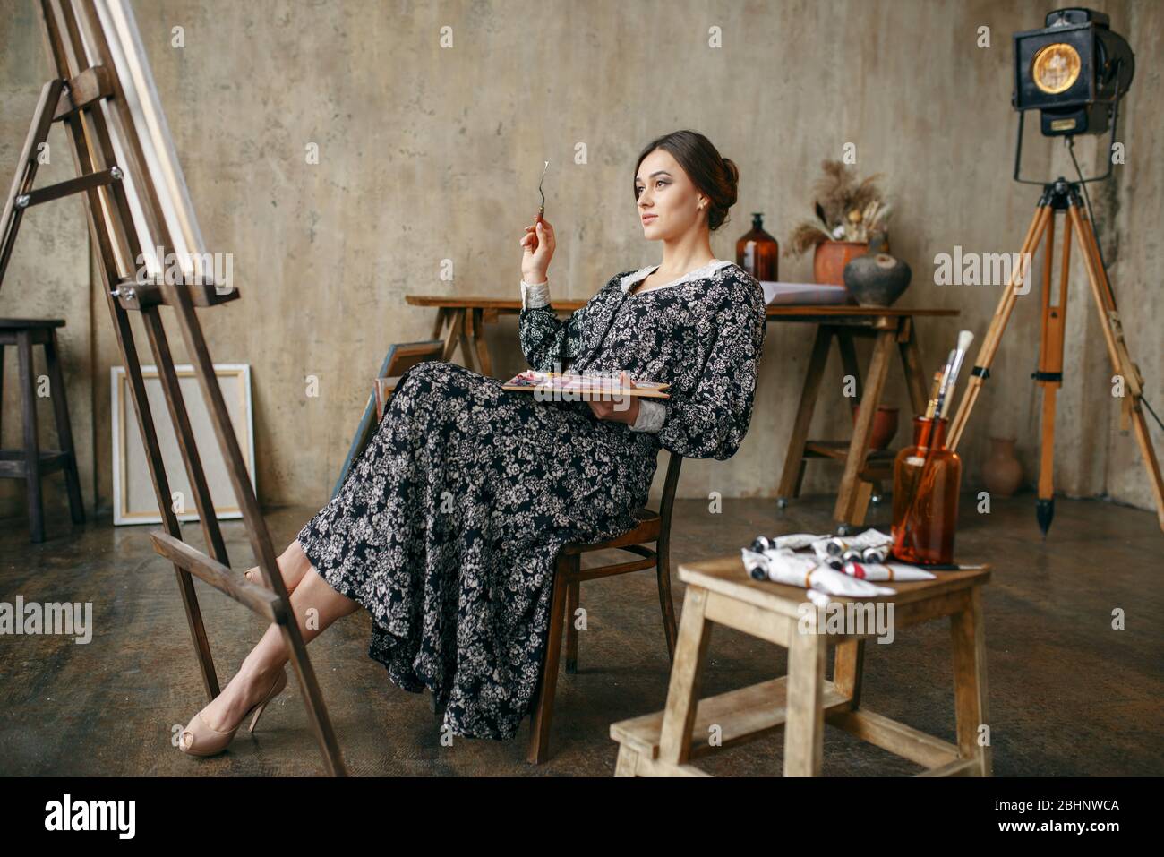 Easel painter sitting hi-res stock photography and images - Alamy
