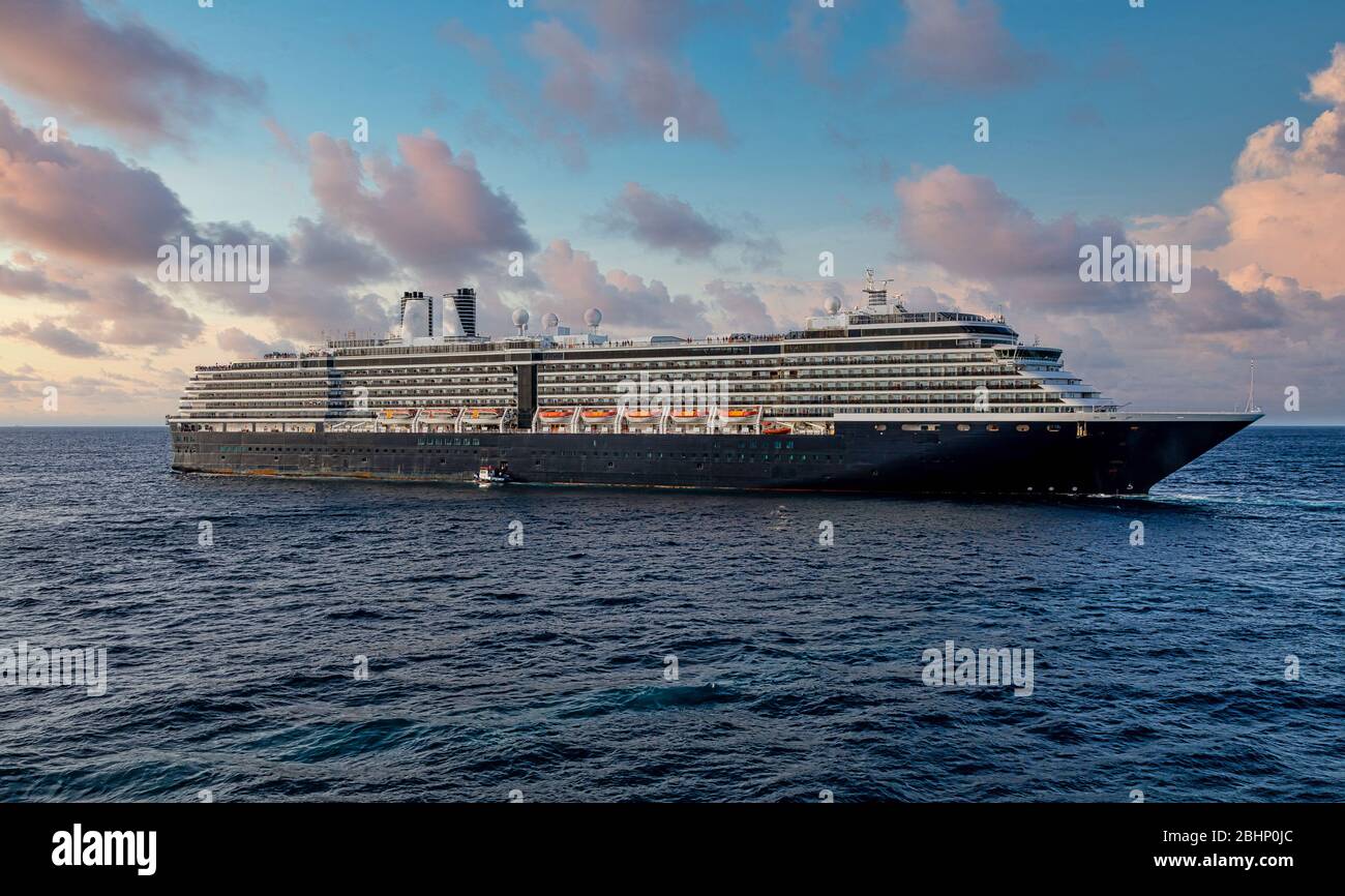 Pilot Boat by Black and White Cruise Ship Stock Photo - Alamy