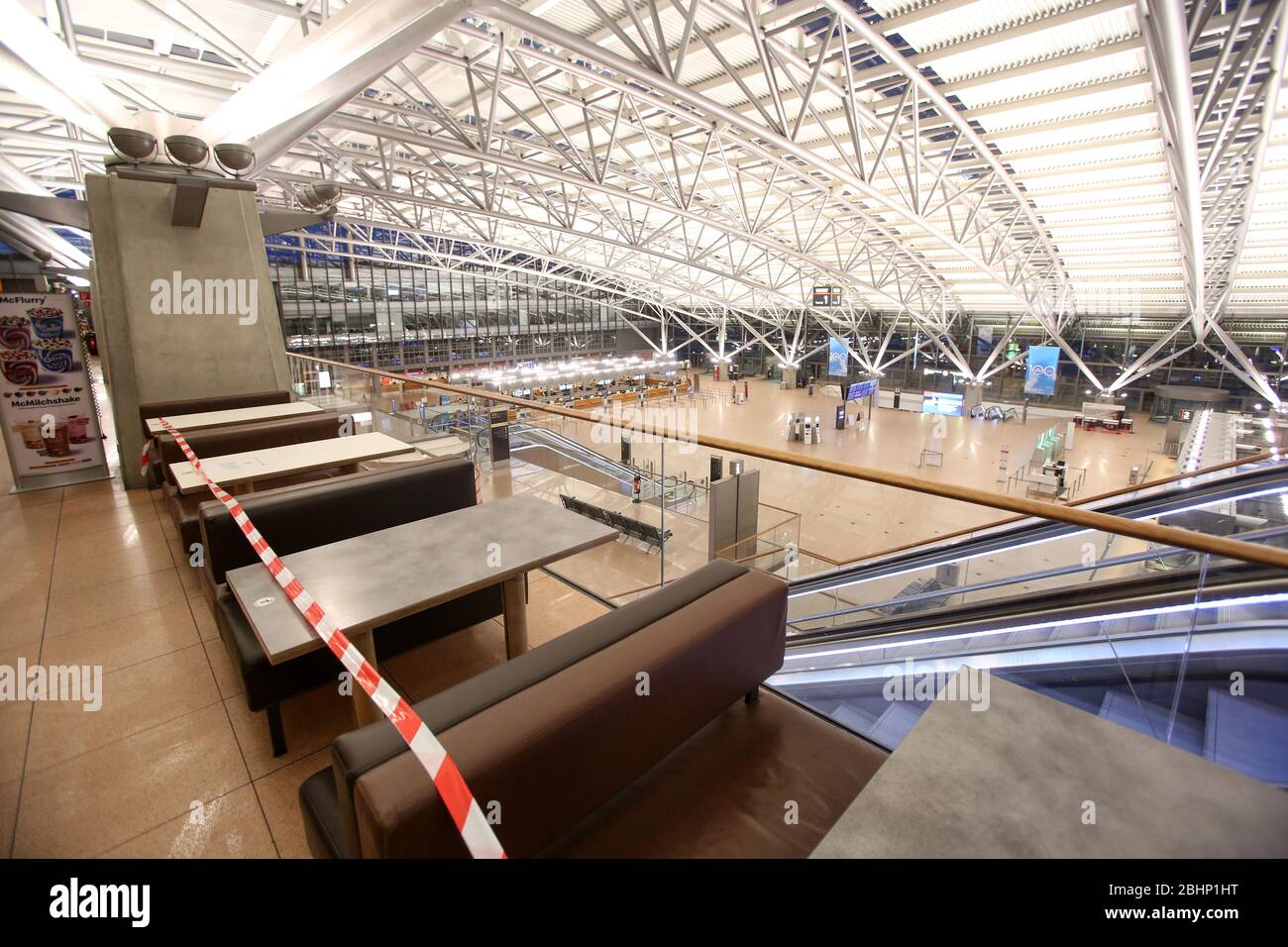 Page 8 - Terminal At Hamburg Airport High Resolution Stock Photography and  Images - Alamy