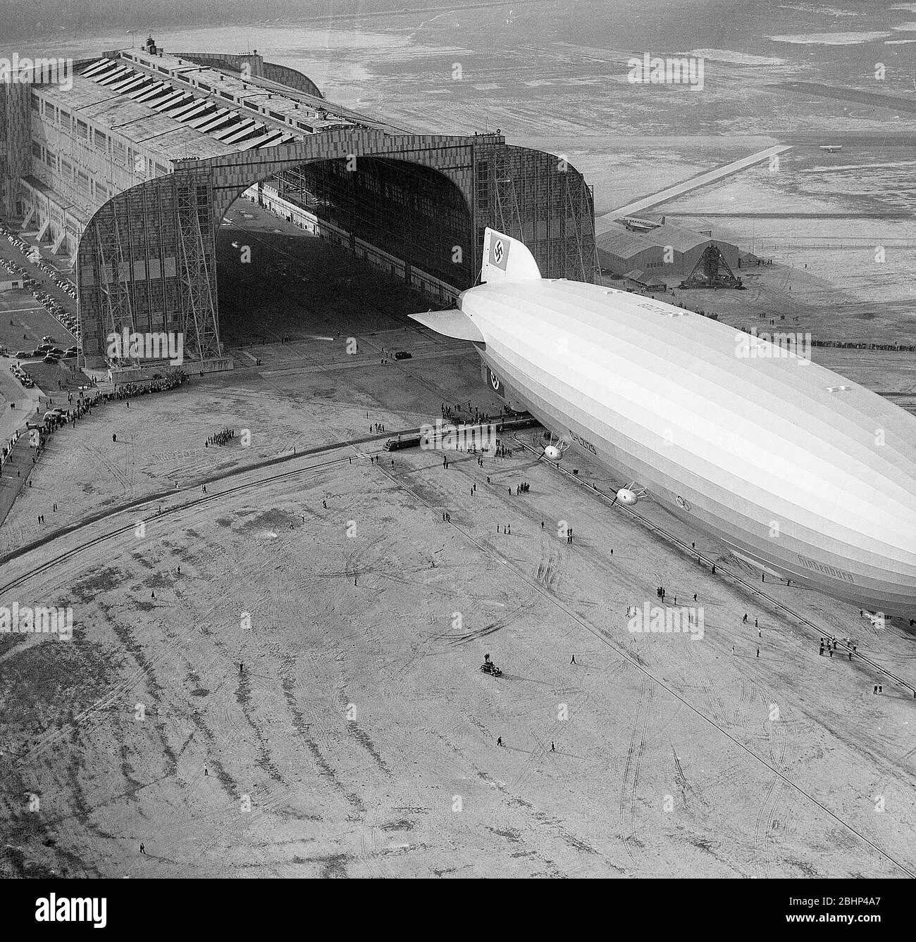 The German Zeppelin airship - the Hindenburg in flight. 1930s photograph  Stock Photo - Alamy