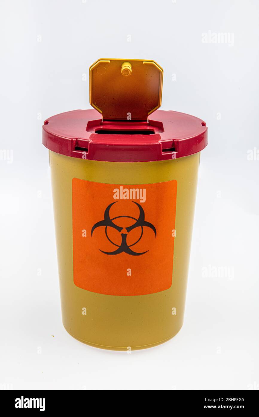 Medical waste container medical disposal bin sharp disposal safe sharp  container. Medical waste bin 0,7 liter. Yellow biohazard medical  contaminated c Stock Photo - Alamy