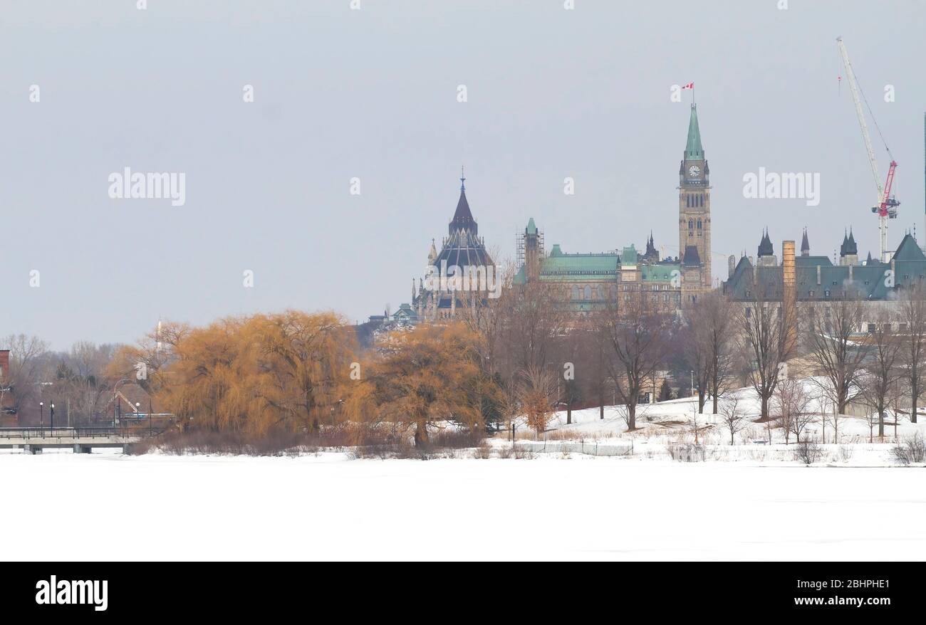 parliament-hill-in-winter-in-ottawa-canada-stock-photo-alamy