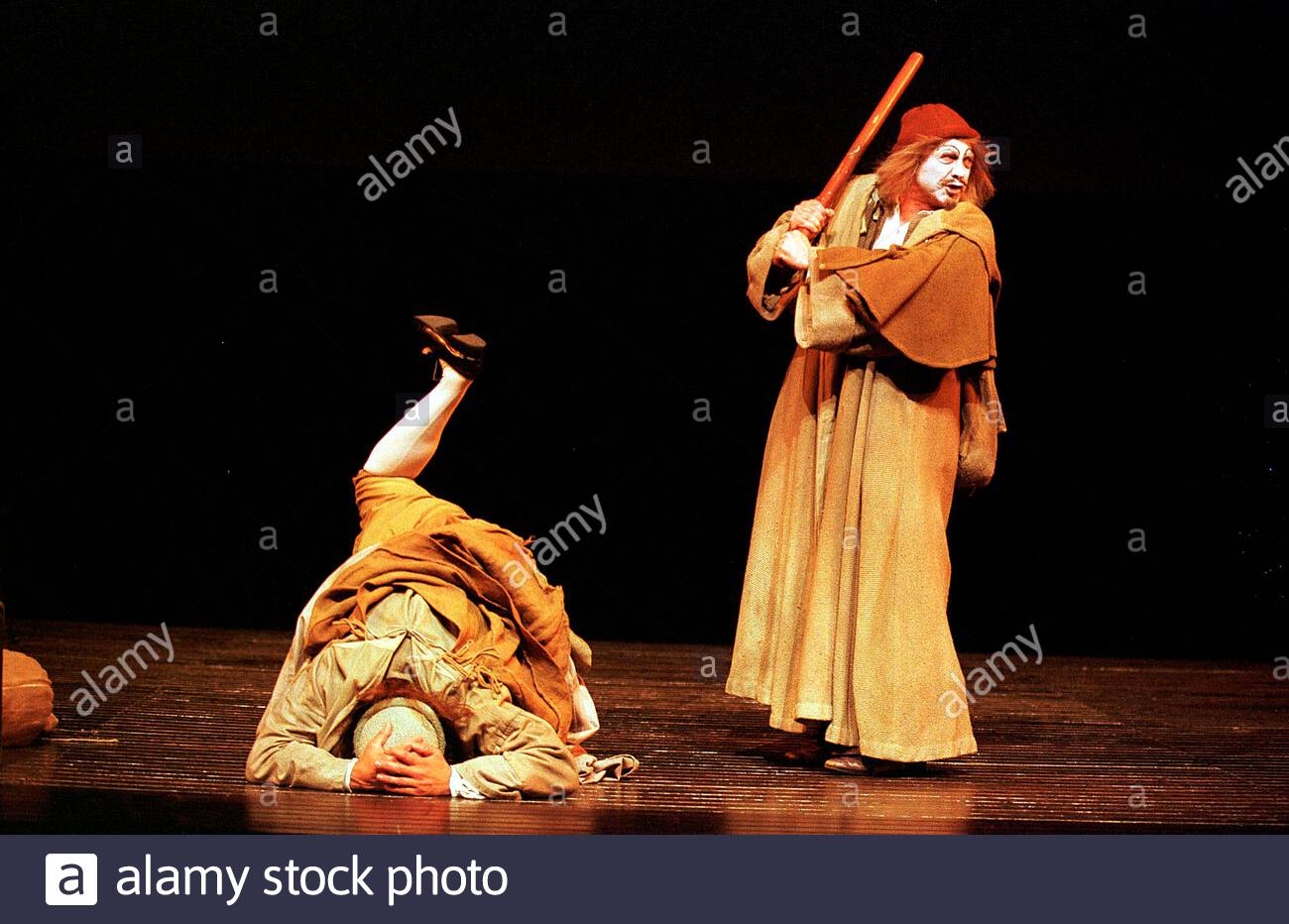 The Comedie Francaise At The Barbican Theatre With Les Fourberies De Scapin Scapin S Trickery By Moliere With Christian Blanc Opens 7 6 00 Pic Geraint Lewis Stock Photo Alamy The Comedie Francaise At The Barbican Theatre With Les Fourberies De Scapin Scapin S Trickery By Moliere With Christian Blanc Opens 7 6 00 Pic Geraint Lewis Stock Photo Alamy