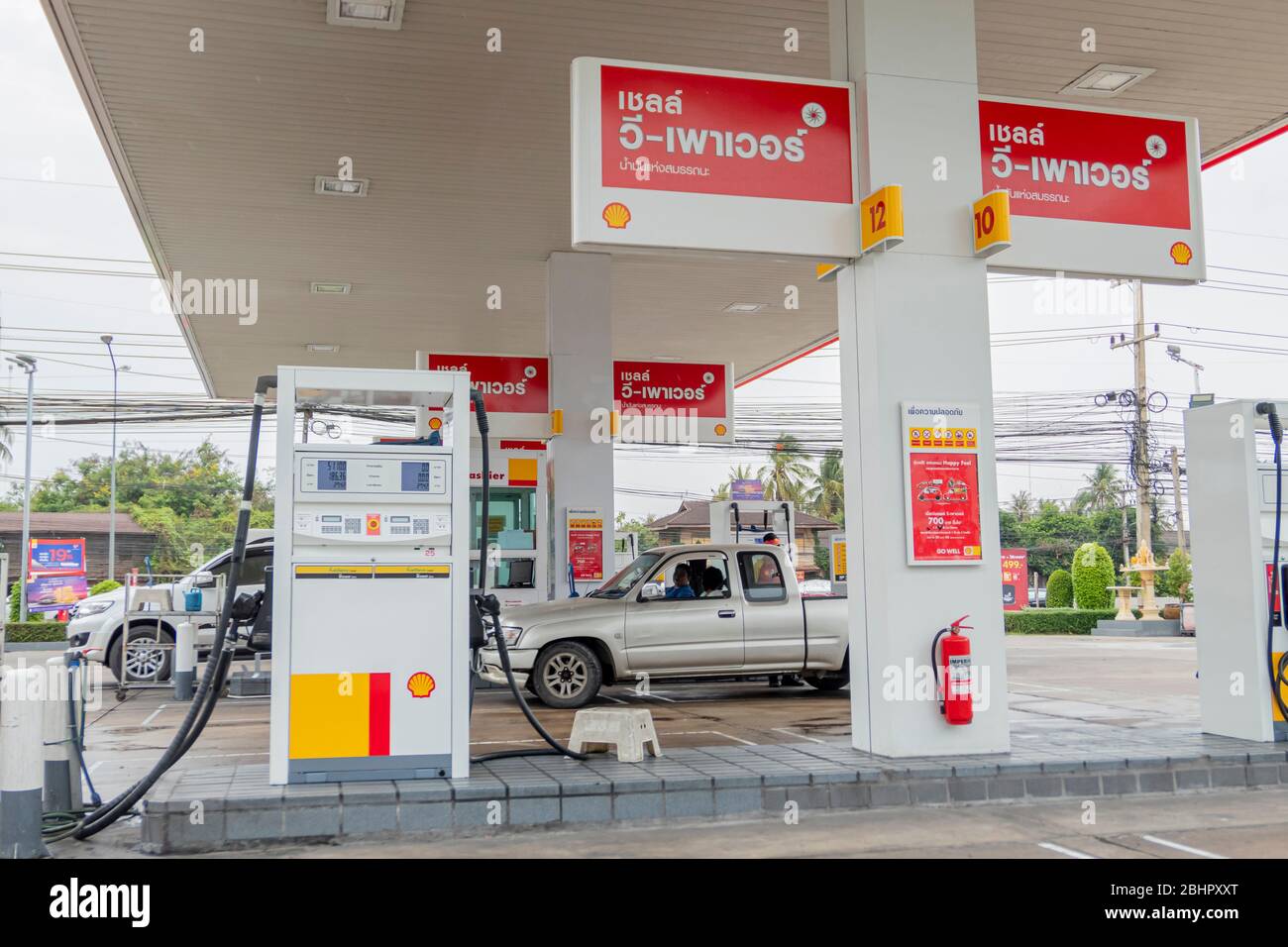 Shell gas station in Thailand and some vehicle to refuel gas in Huahin