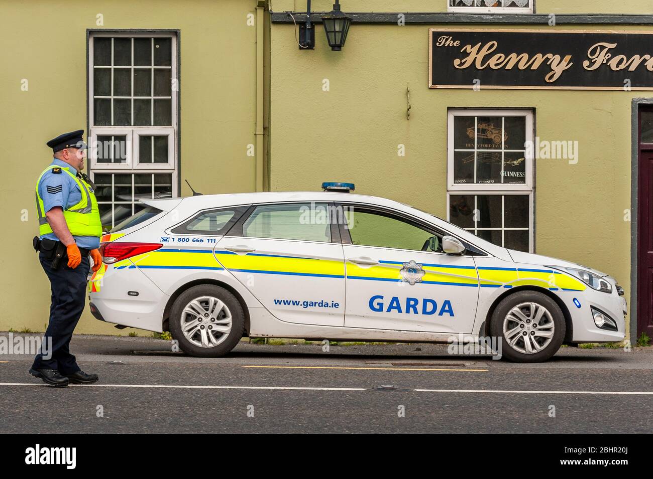 Garda checkpoint on the N71 at Ballinascarthy to enforce the Government's Covid-19 Lockdown law. Stock Photo