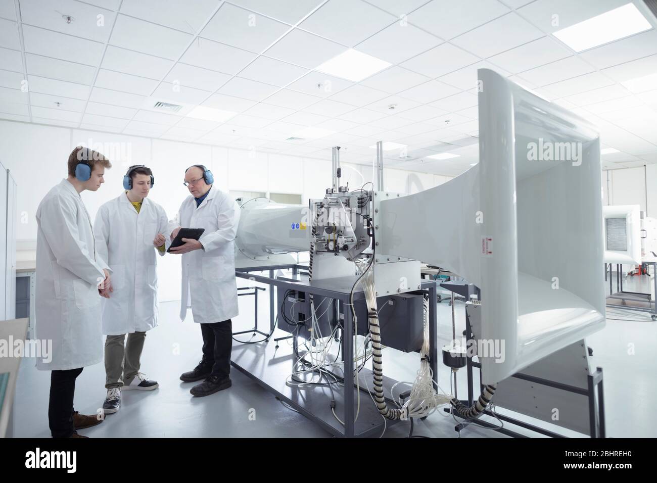Wearing white lab coats hires stock photography and images Alamy