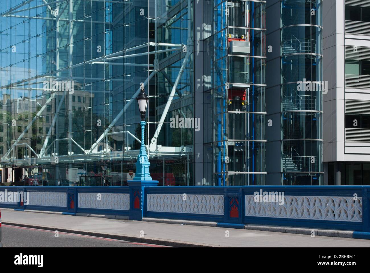 Glazing Glass Tower Structure Architecture 1980s Bridge House, St Katharine's Way, London E1W 1DD by RSHP Rogers Stirk Harbour & Partners Stock Photo