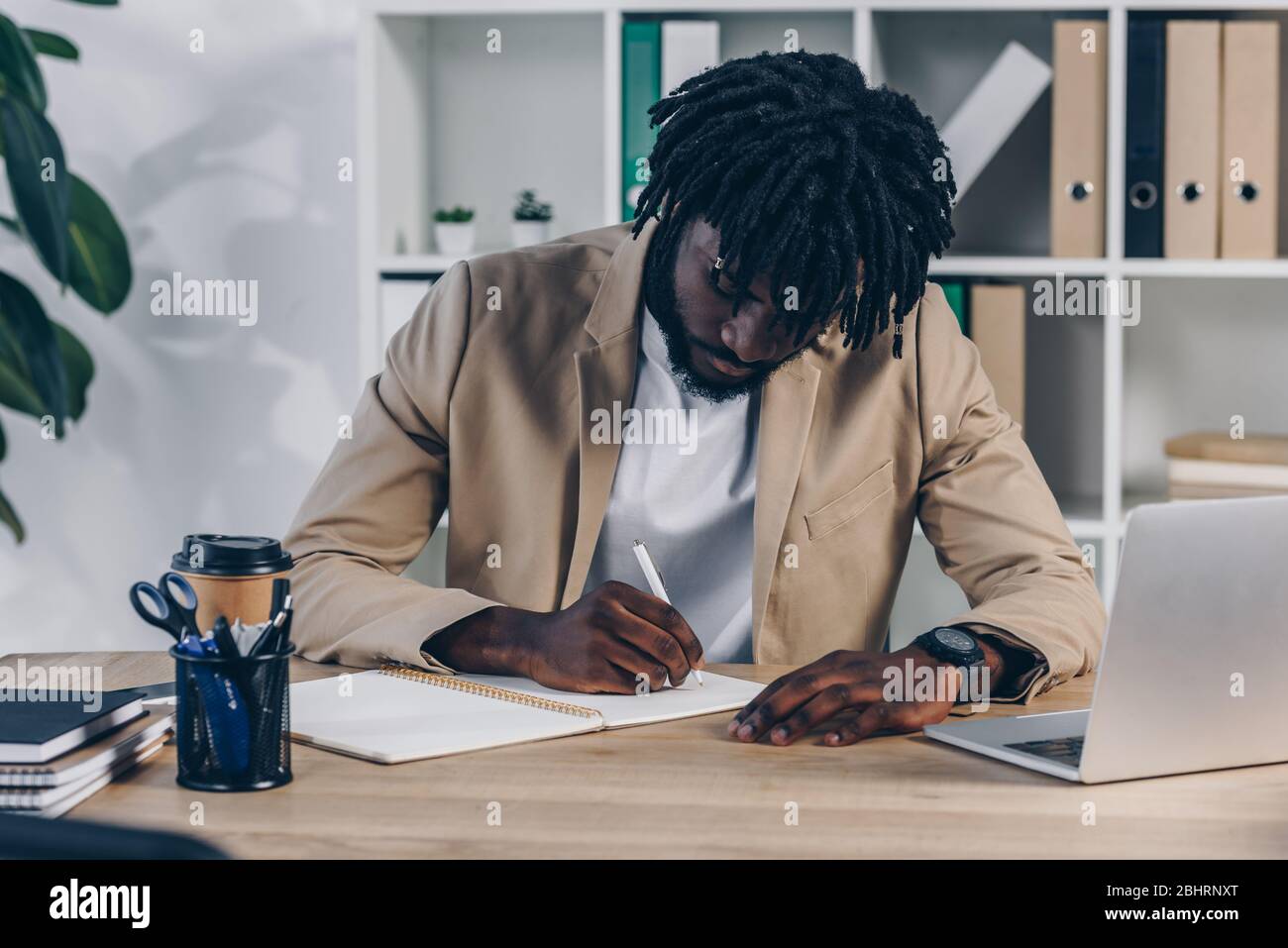 Recruiter writing in paper hi-res stock photography and images - Alamy