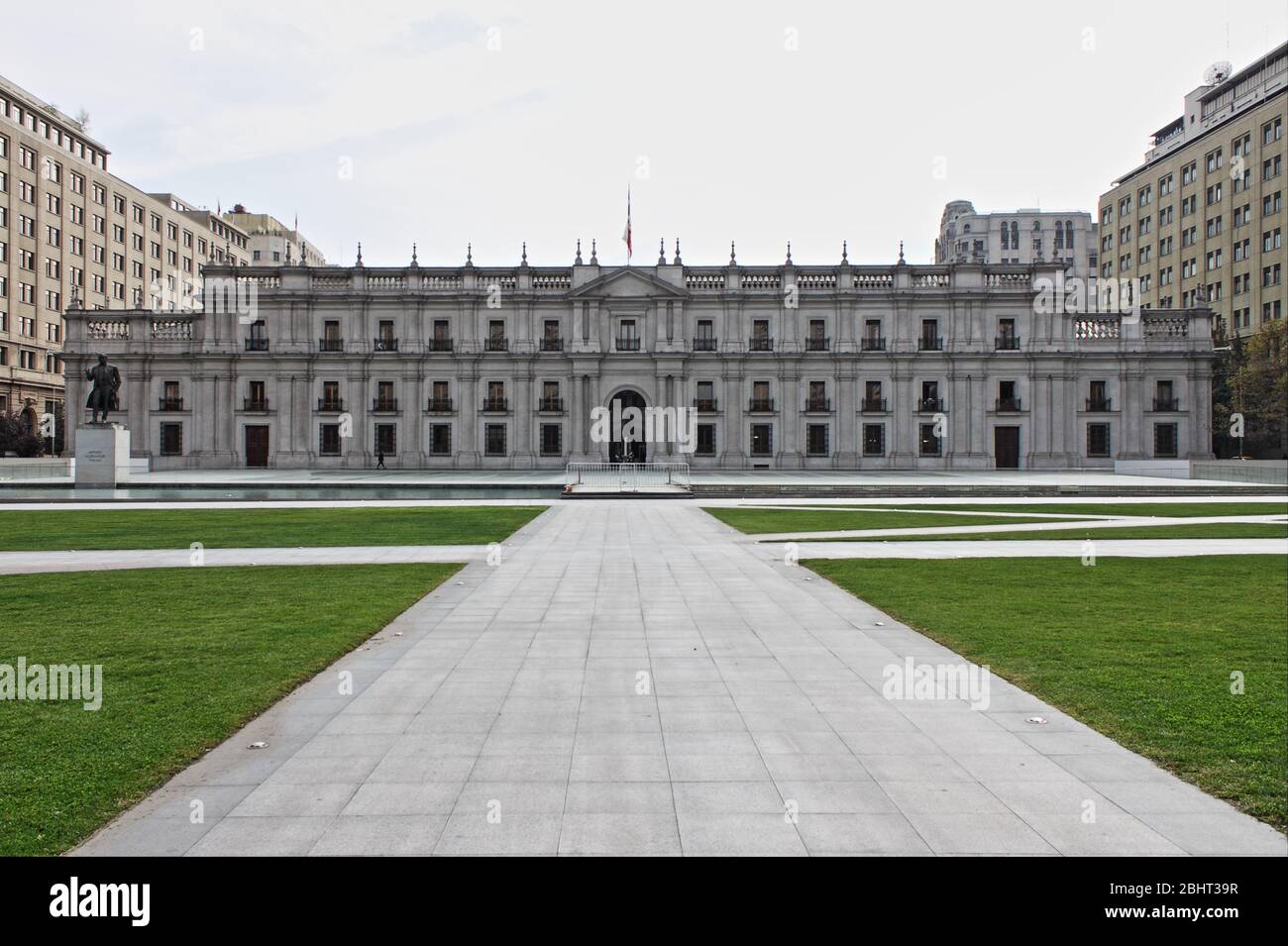 Palacio de la moneda chile santiago hi-res stock photography and images ...