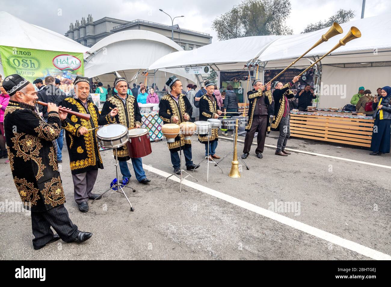 Samara, Russia - October 5, 2019: Uzbek ethnic musicians playing on traditional musical folk instruments on the holidays Stock Photo