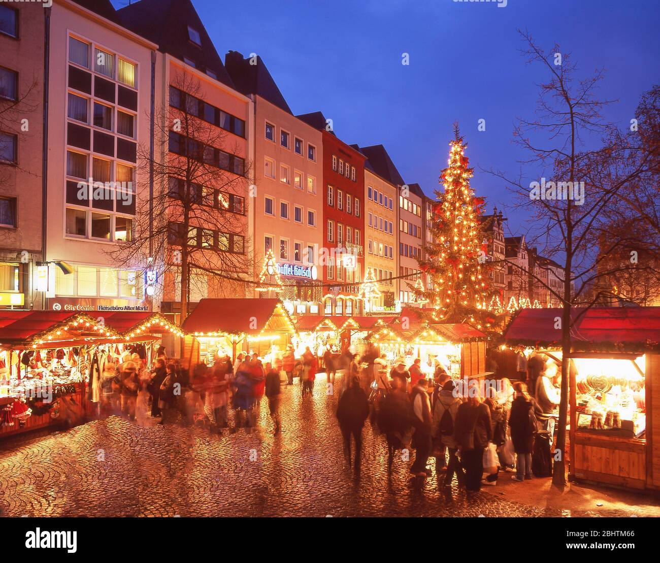 Alter Markt Christmas Market at dusk, Cologne (Koln), Nordrhein-Westfalen, Federal Republic of Germany Stock Photo