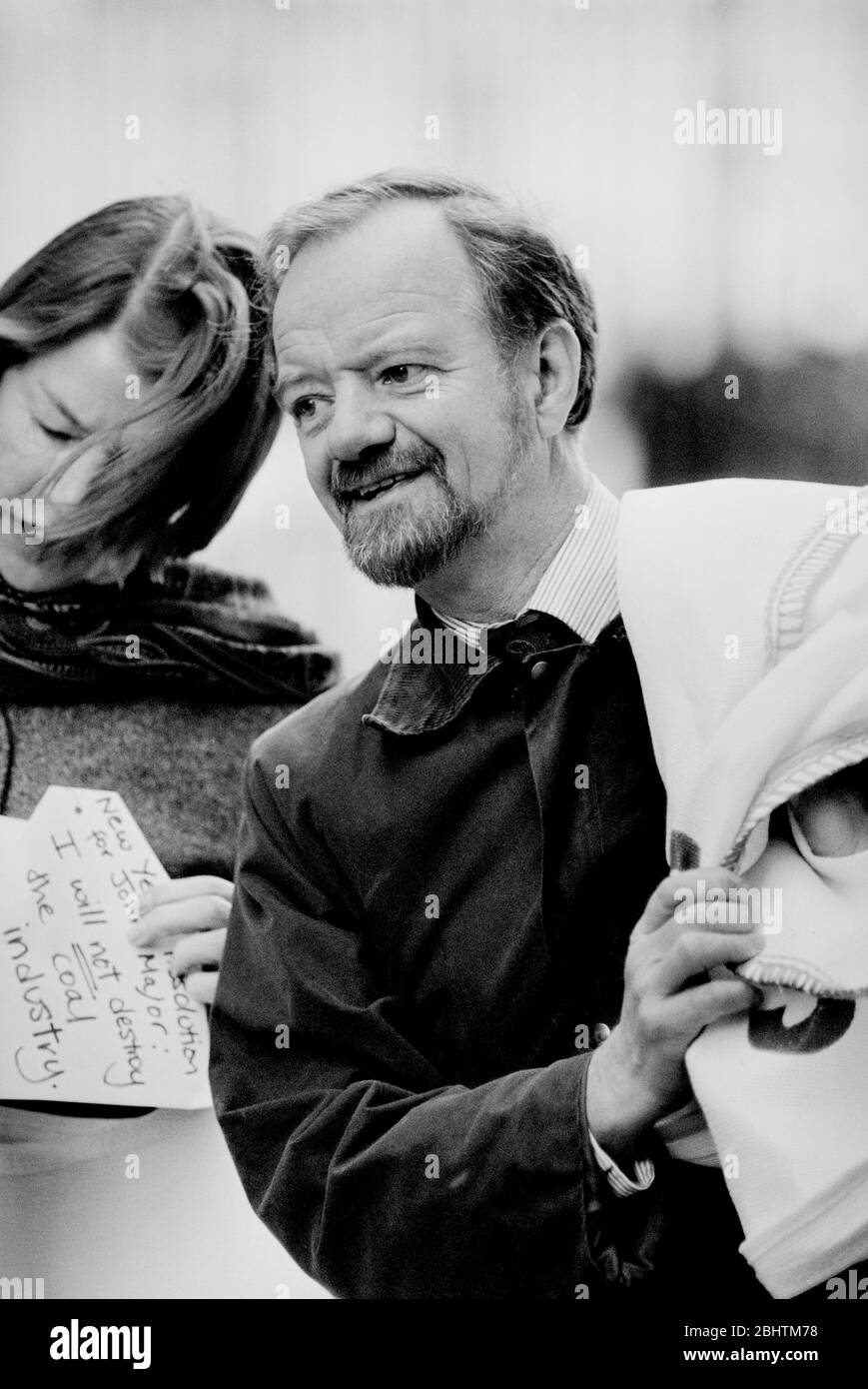 Glenda Jackson and Robin Cook deliver the Labour Coal Petition to Downing Street in 1992. Stock Photo
