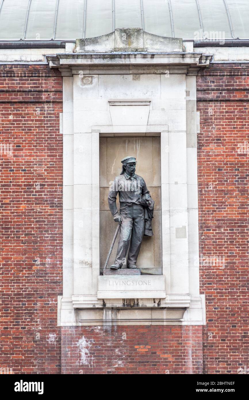 Livingston statue on the wall outside the Royal Geographical Society