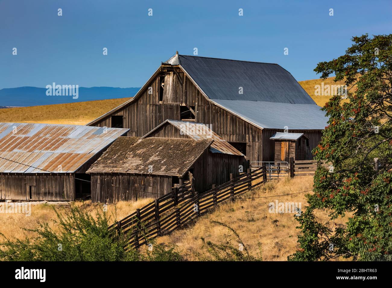 Historic Dalles Mountain Ranch in the Columbia Hills Historical State ...