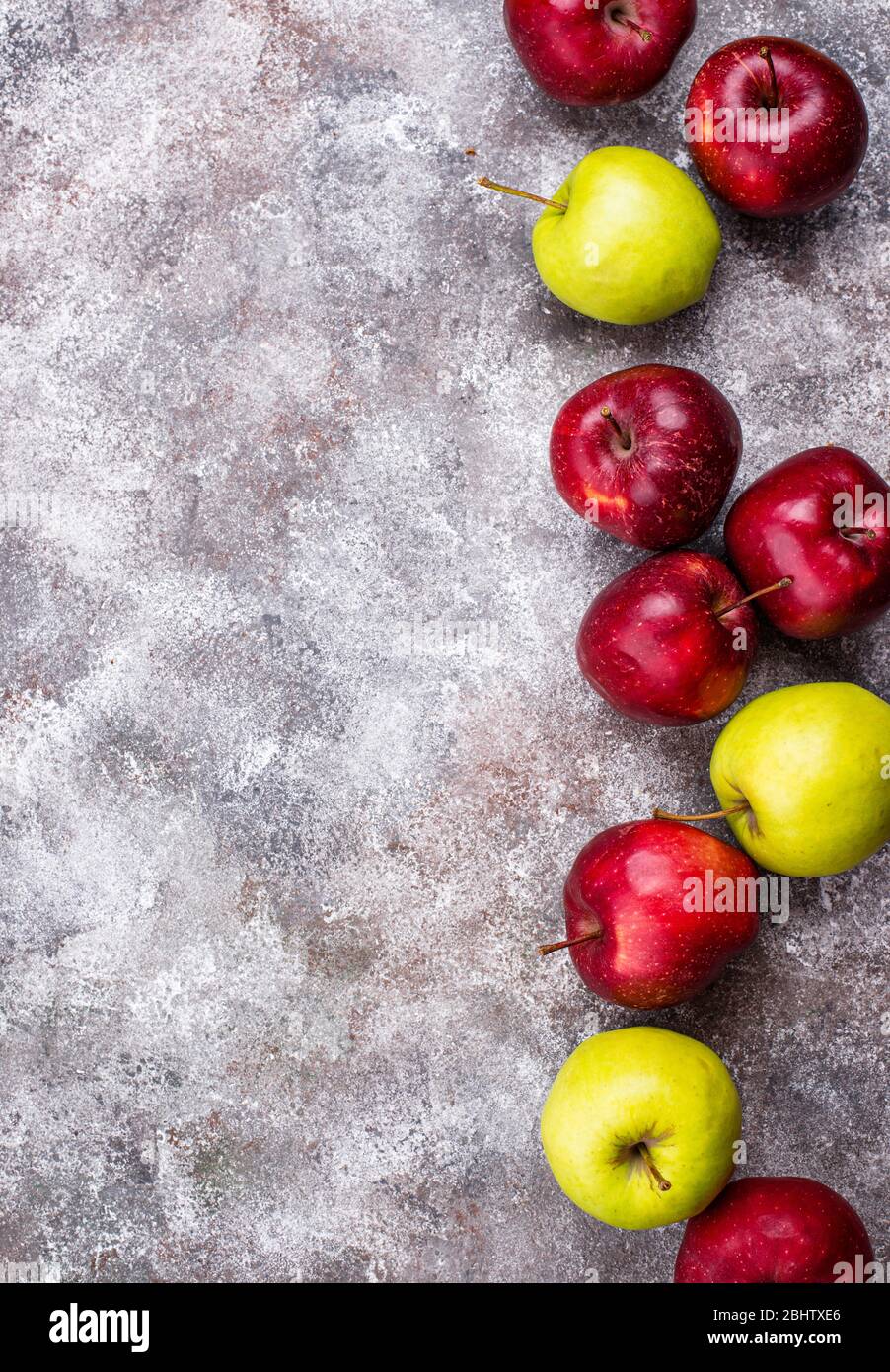 Fresh red and green ripe apples Stock Photo - Alamy