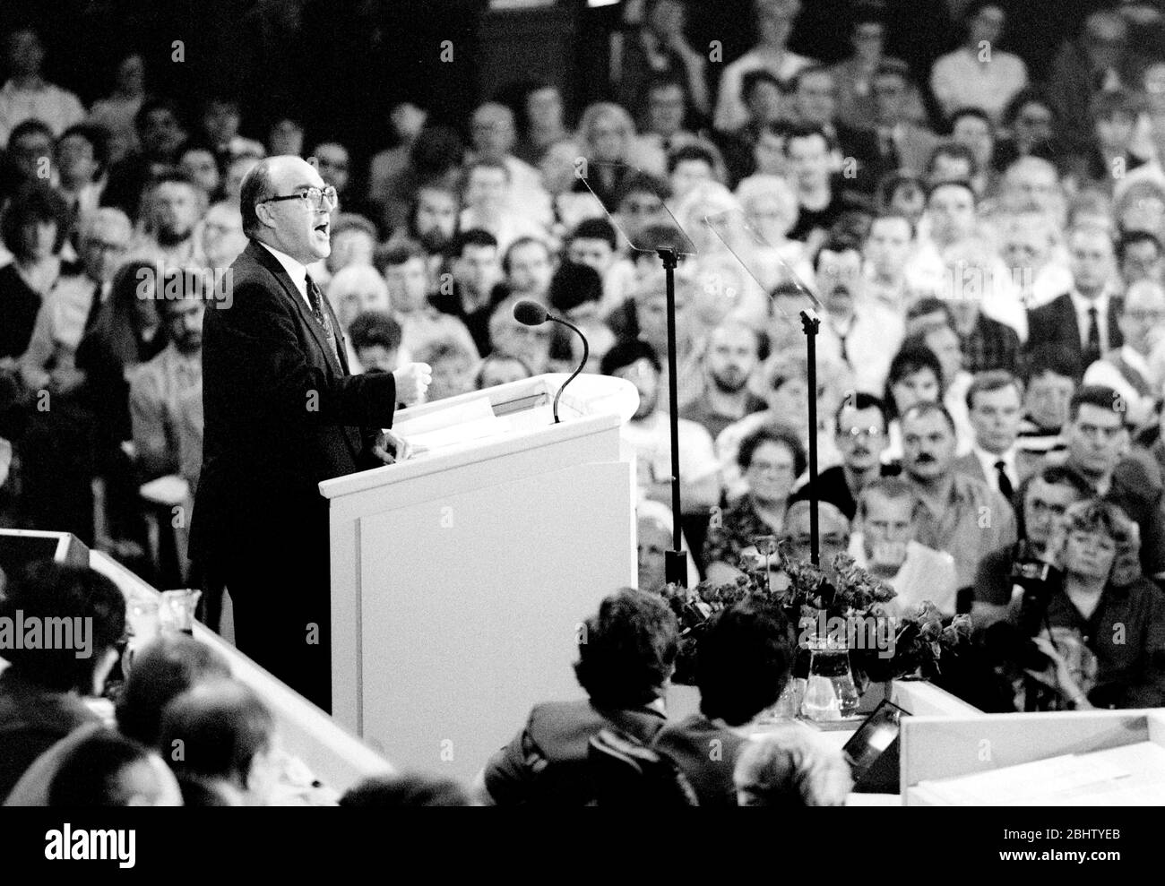 John Smith, leader of the Labour Party, gives his closing speech to the Labour Conference in the Winter Gardens, Blackpool, UK, 1992 Stock Photo