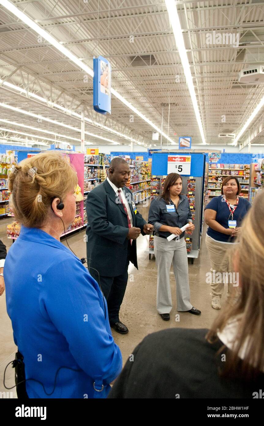 Walmart Employee 9l0 Talks Umass Memorial Editorial Stock Photo - Stock  Image