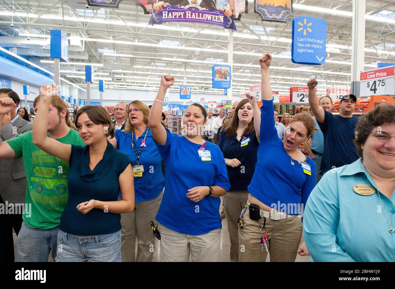 Wal mart employees hires stock photography and images Alamy