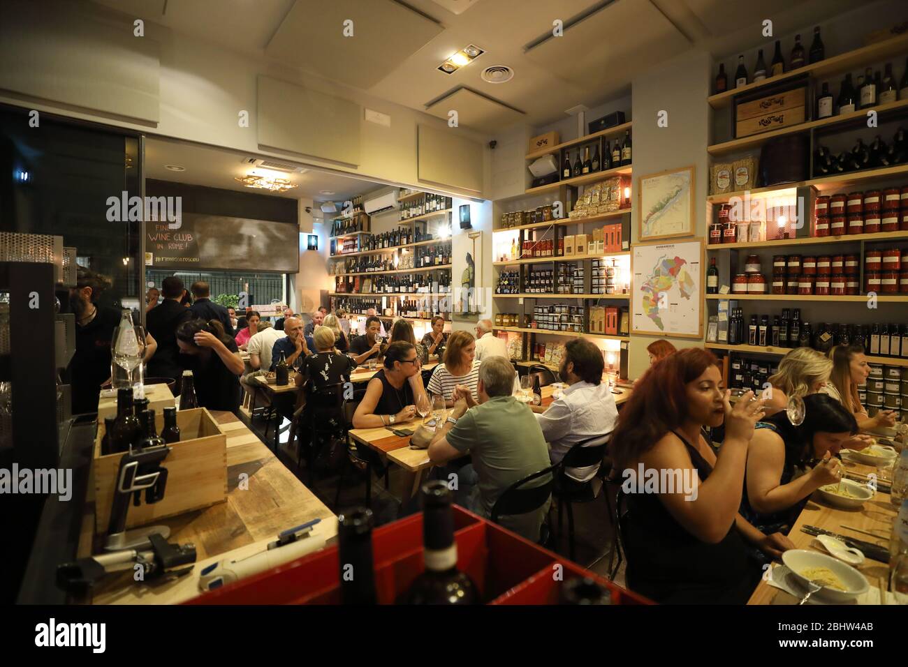 Restaurant bar interior in italy hi-res stock photography and images ...