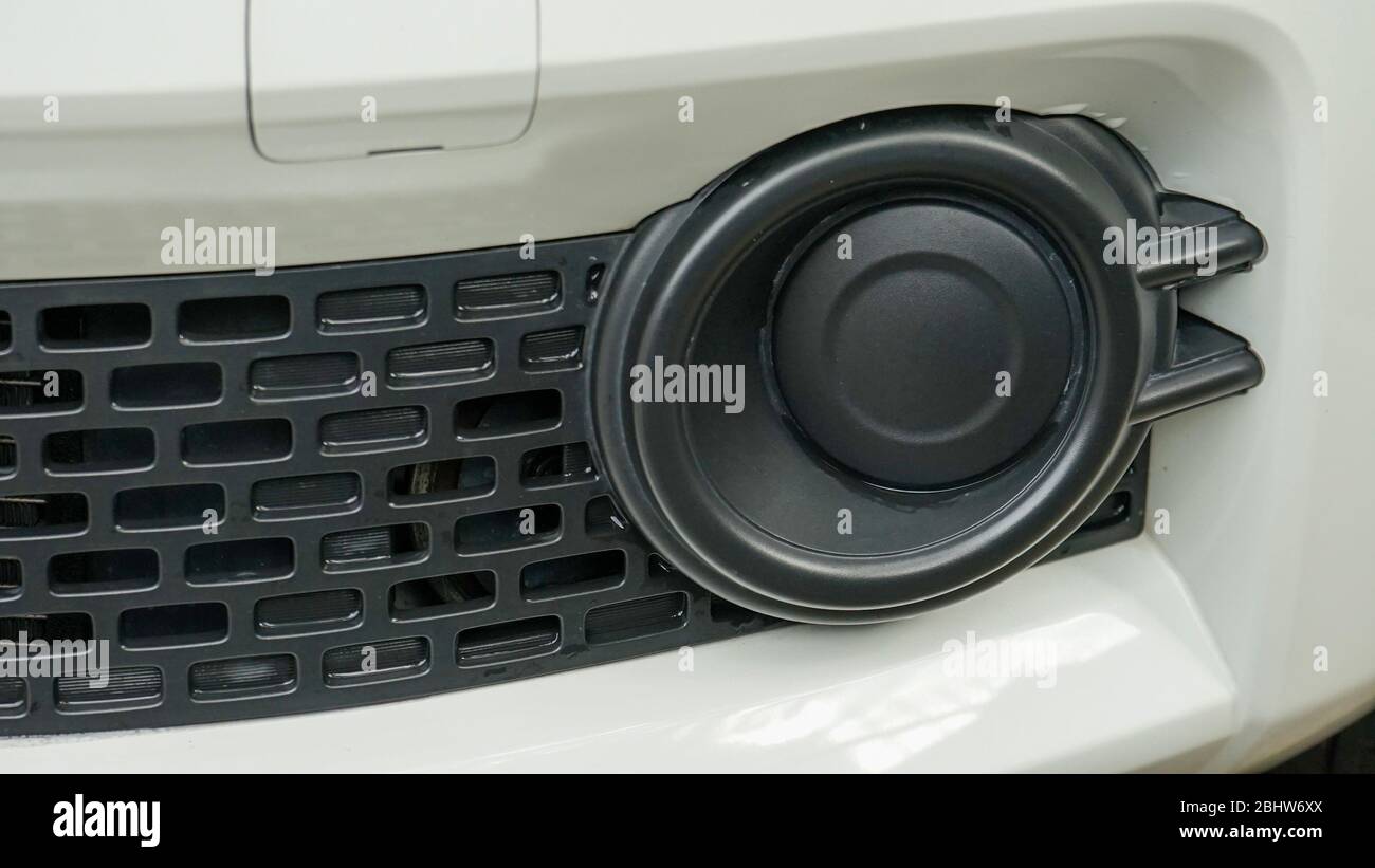 Car bumper to bumper hires stock photography and images Alamy