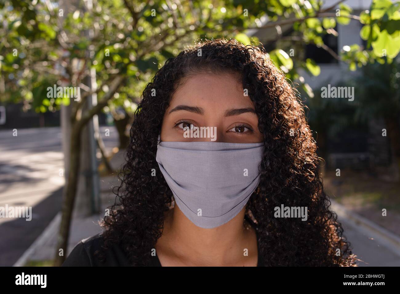 Girl in black mask hi-res stock photography and images - Alamy