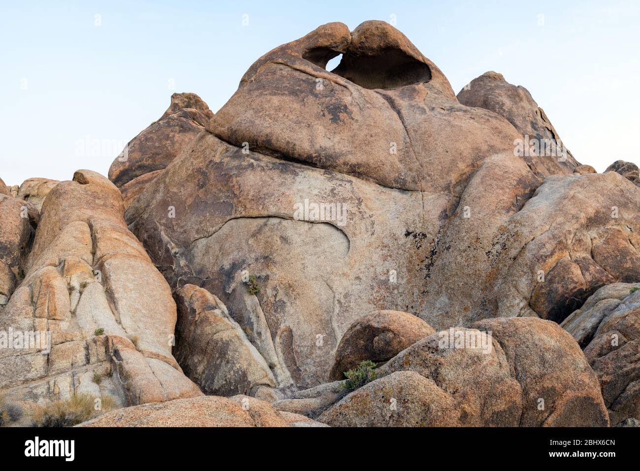 The Heart Arch on the Mobius Arch Trail in the Alabama Hills near Lone Pine, California, USA Stock Photo