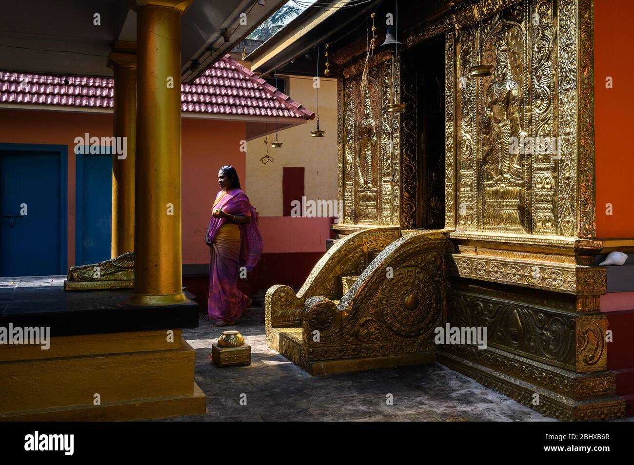 Woman in a Hindu temple, Kochi, India Stock Photo