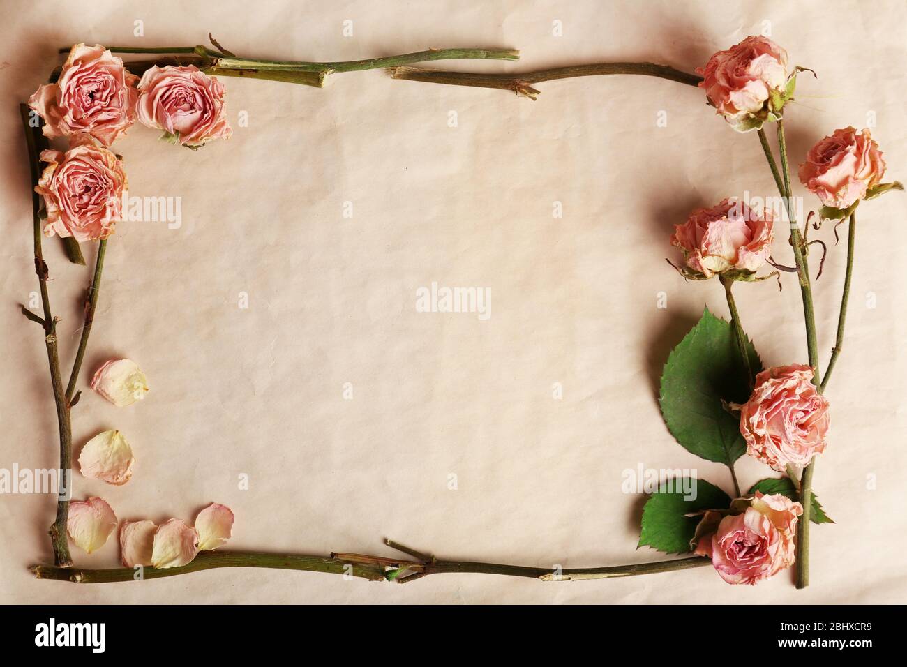 Floral paper hi-res stock photography and images - Alamy