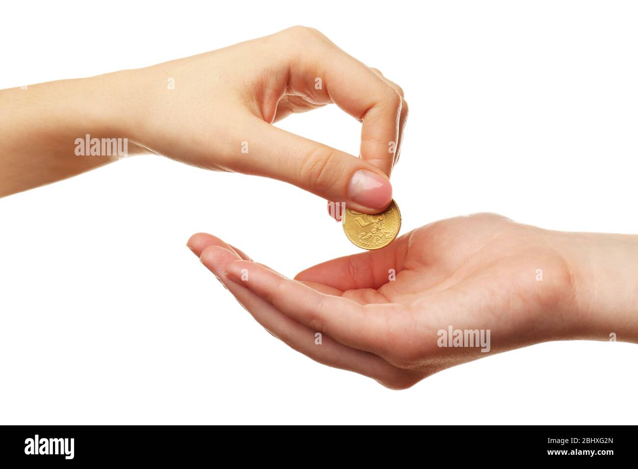 мелочь монетки в руках. какой руке монетка. монетка на ладони. мелочь в руке. рука с монетой картинка.