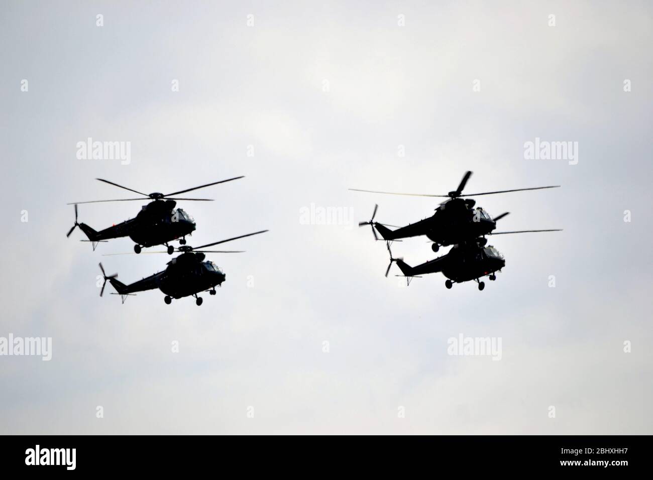 Fighter helicopter helicopters hi-res stock photography and images - Alamy